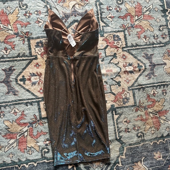 NWT WINDSOR Size S Gold Holographic Backless Midi Dress with Spaghetti Straps - Picture 6 of 8